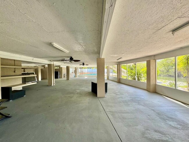 Building Photo - 2384 Creek Ct