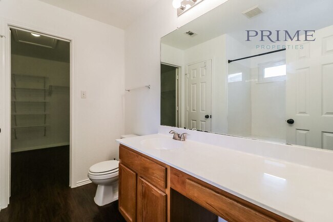 Building Photo - Amazing home ready to move in!