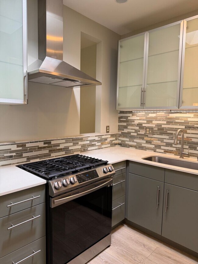 Building Photo - Rare Live/Work or Residential Opportunity in the Heart of North Oak Park!
