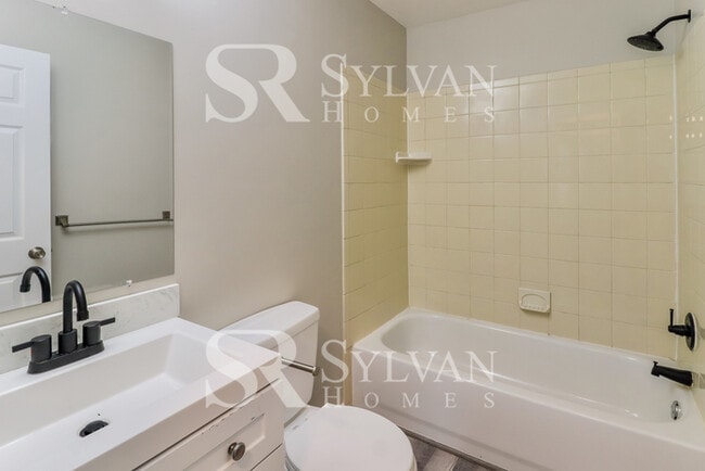 Building Photo - Your dream home is waiting for you. Hurry and Lease today!