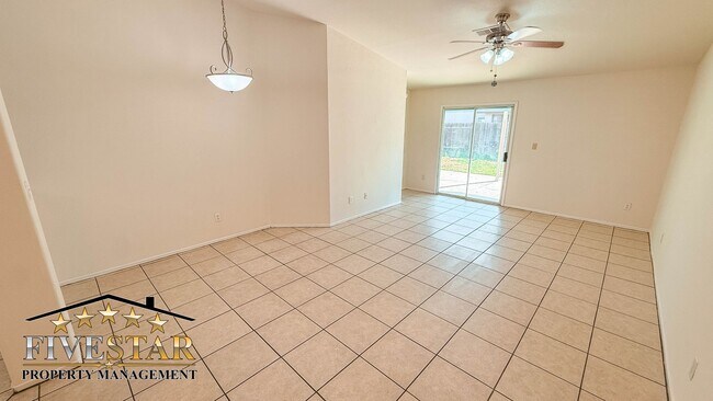Building Photo - 7408 Cross Glade St