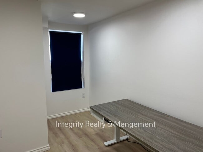 Building Photo - 9419 Ashbury Cir