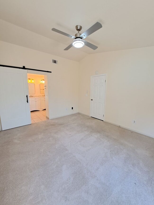 Building Photo - 354 Bradley Dr