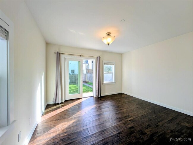 Building Photo - 754 20th Ave