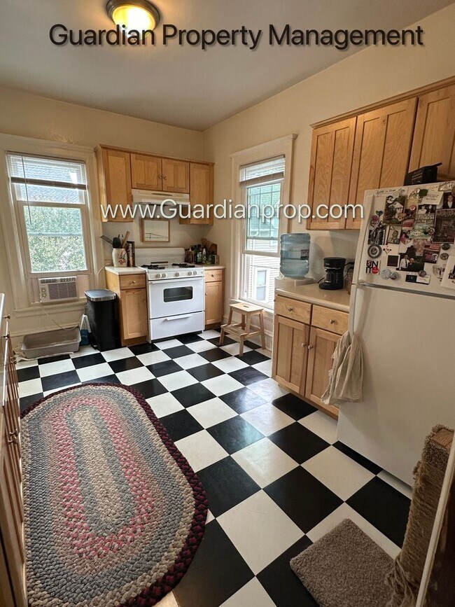 Building Photo - Spacious Prospect Park Upper Level, Sun Ro...