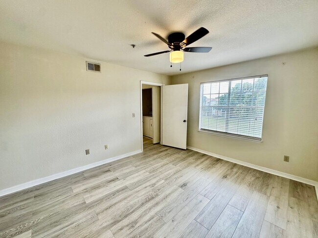 Building Photo - 7360 Westpointe Blvd