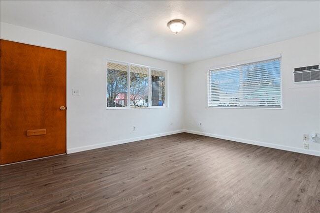 Building Photo - 1407 Ellis Ave