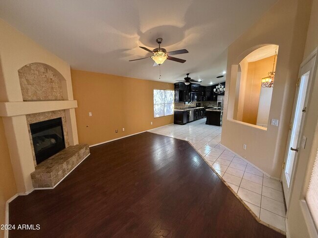 Building Photo - 9641 E Onza Ave