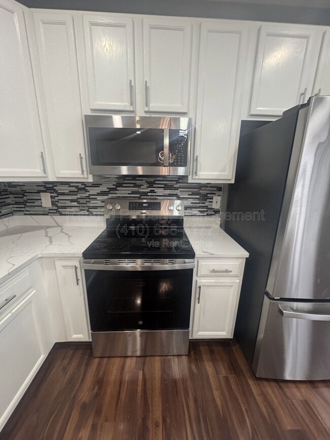 Building Photo - 54 Royalty Cir