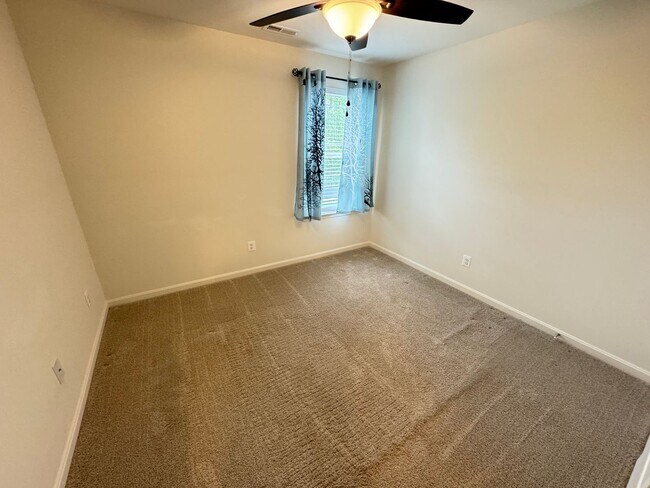 Building Photo - Single Family Home