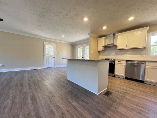 Building Photo - 550 Oglesby Bridge Rd SE