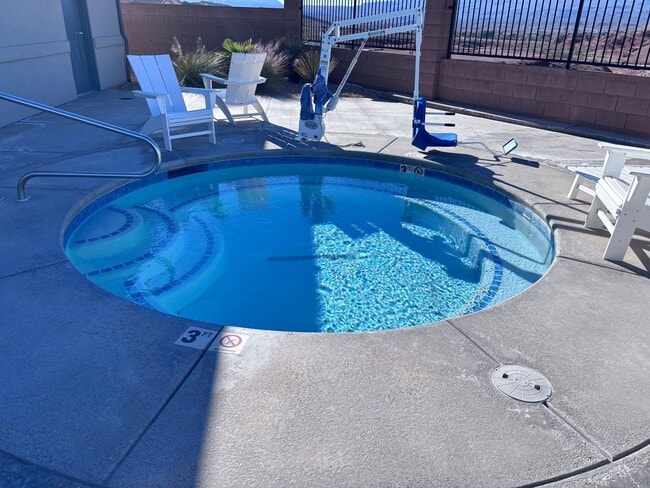 Building Photo - new single story 4 bed 3 bath with 3 car garage and community swimming pool