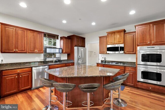 Building Photo - 3037 Moore Ln