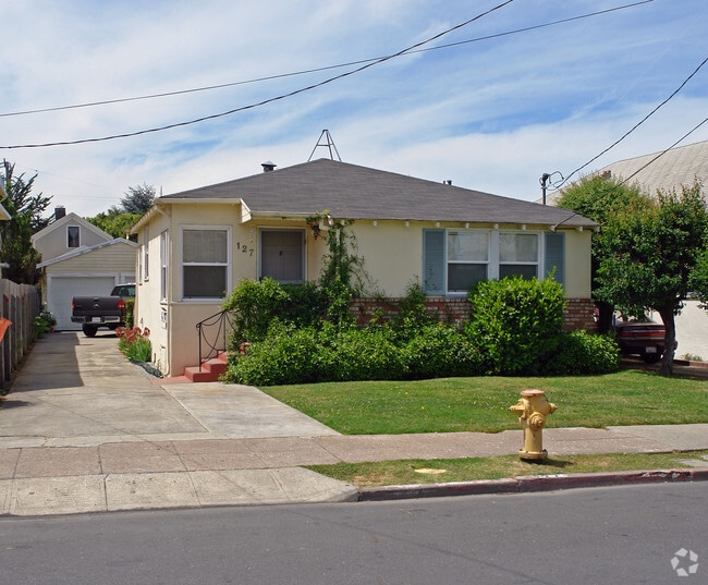 Primary Photo - 127 N Claremont St