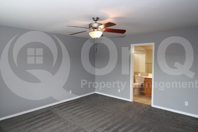 Building Photo - 4567 E Meadow Land Dr