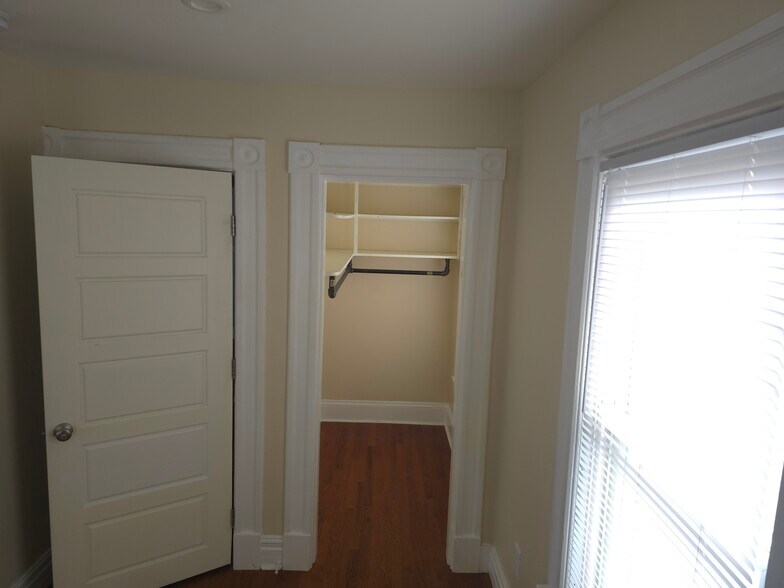 Building Photo - 531 Berkshire Ave