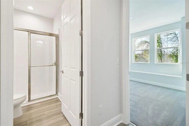 Building Photo - Hawkstone Gem (Welcome to this spacious 5-...