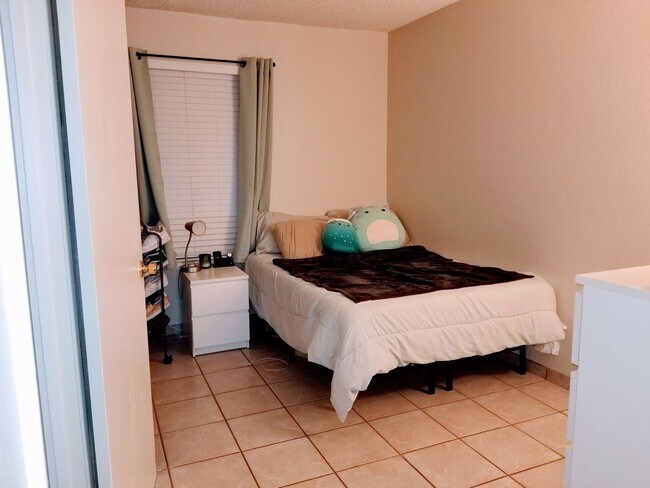 Building Photo - 1 Bed, 1 Bath. Condo! Next to the Heart of NAU Campus!  - Students & Cats OK!! NO Dogs! Avail. Ma...