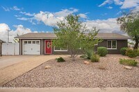 Building Photo - 501 E El Camino Dr