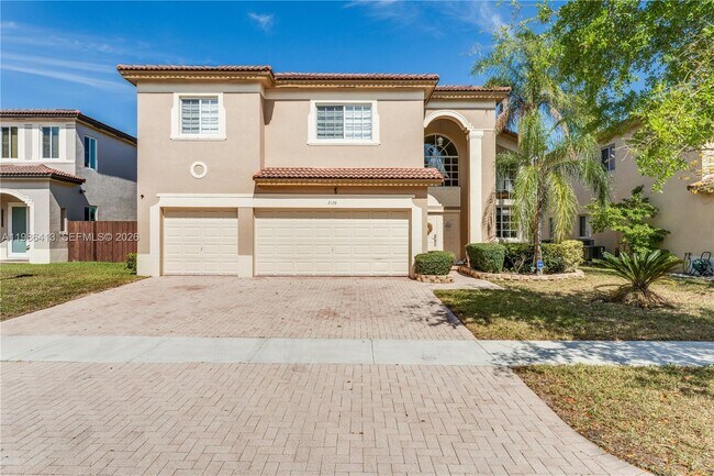 Building Photo - 2126 NE 38th Rd