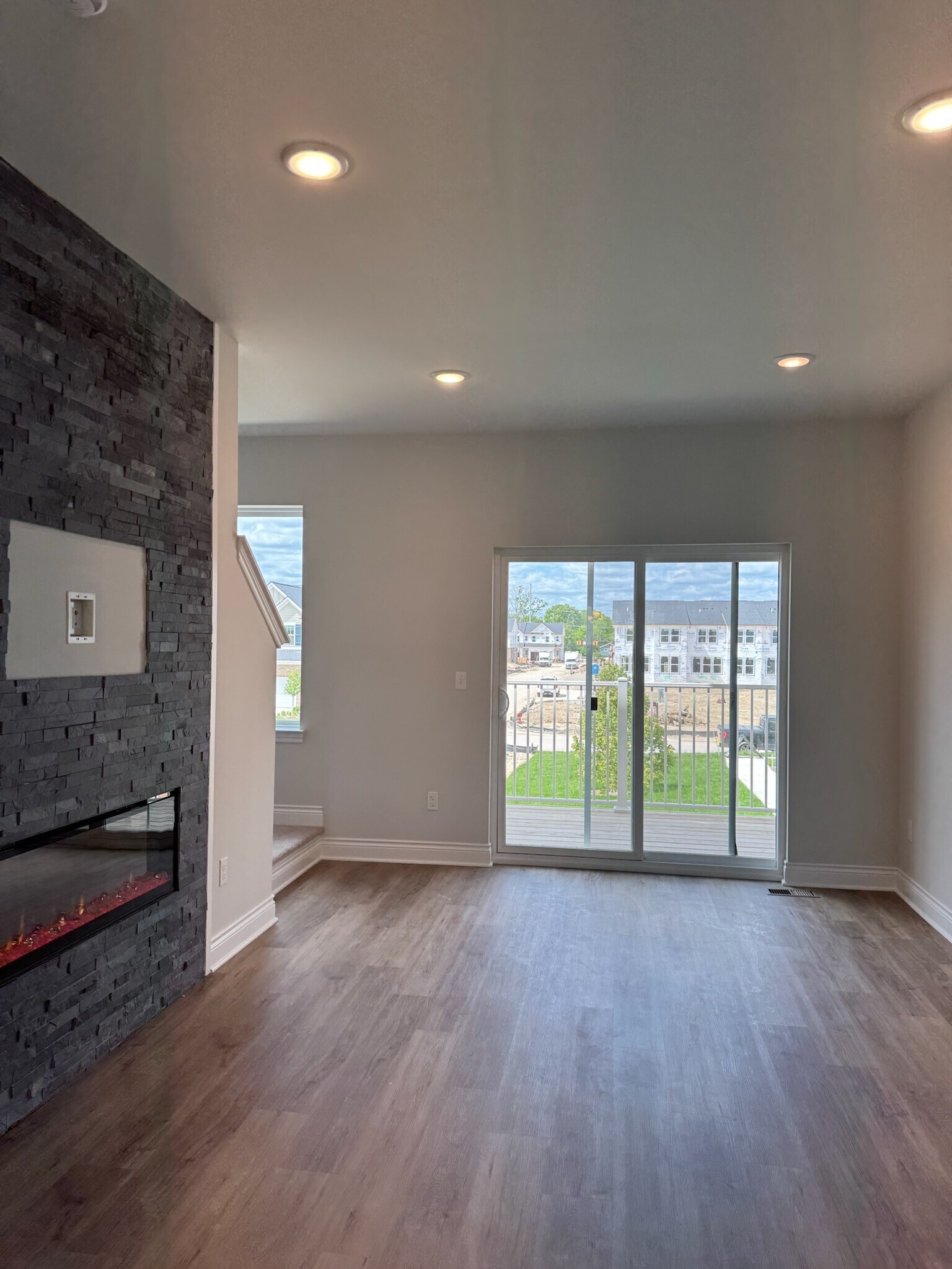 Living Room - 813 Canterbury Ln