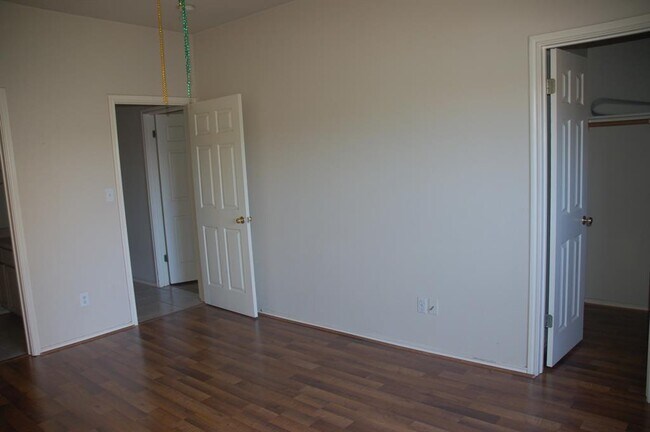 Building Photo - 8700 Weiser Dr