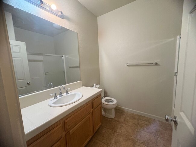 Building Photo - Nice 3-Bedroom House