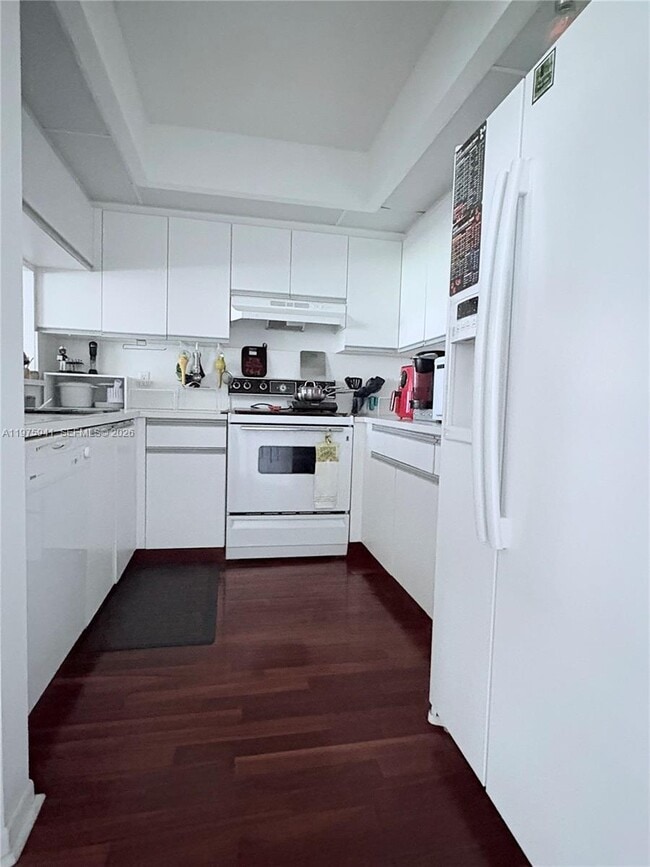 Building Photo - 1300 SW 125th Ave