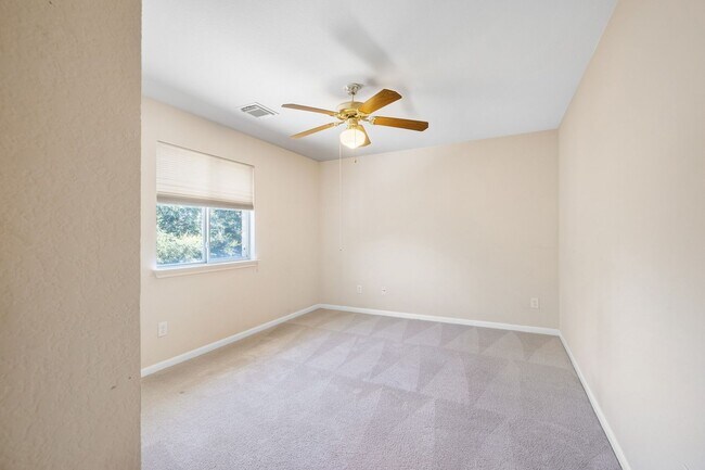 Building Photo - 1726 Rosenborough Ln S