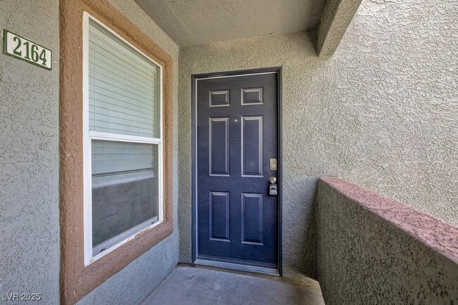 Building Photo - 555 E Silverado Ranch Blvd