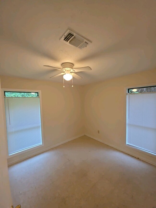 Building Photo - 3100 Courtney Ave