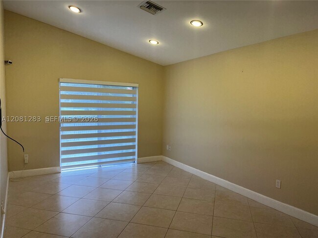 Building Photo - 248 NW 47th Ave