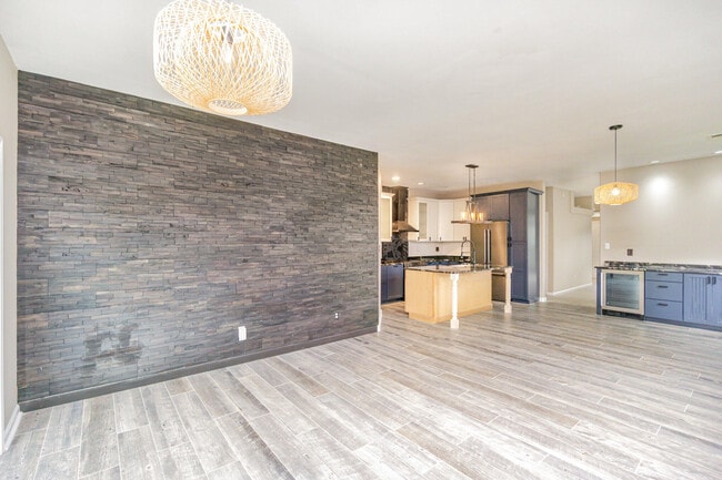 Building Photo - 741 Whispering Brook Trce