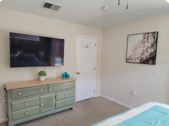 Building Photo - 913 Lake Berkley Dr