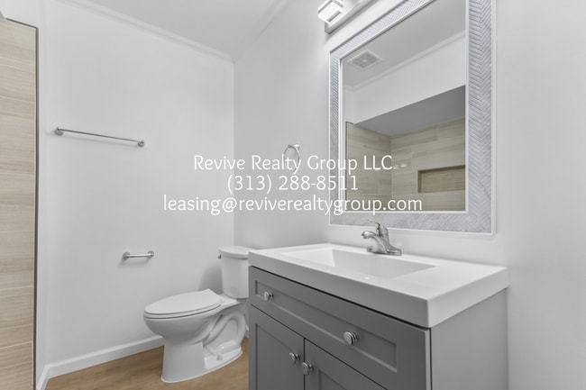 Building Photo - 5337 Botsford Ave