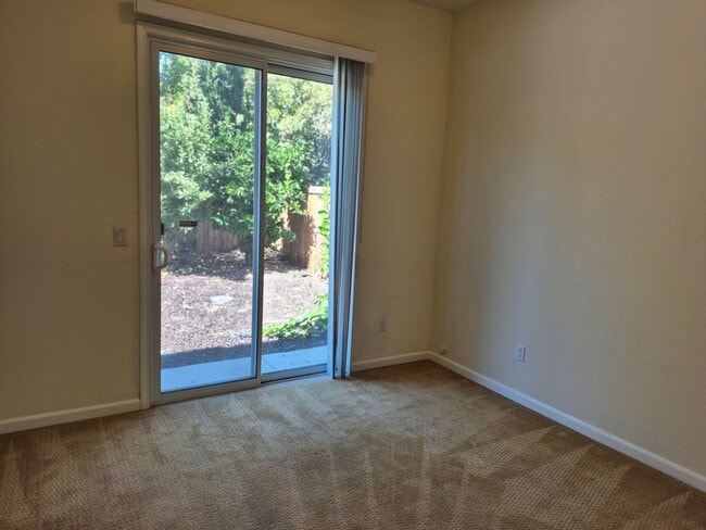 Building Photo - Beautiful 4 bedroom 3.5 bath in Natomas Park