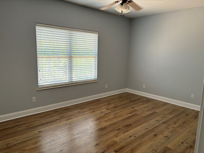 Building Photo - 1406 Windcrest Ct