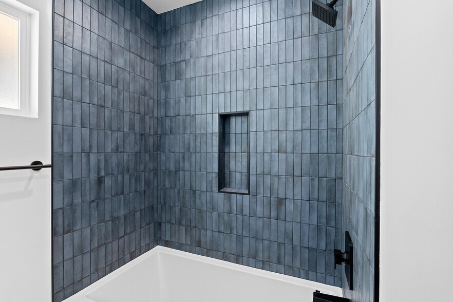 Building Photo - 1127 16th St