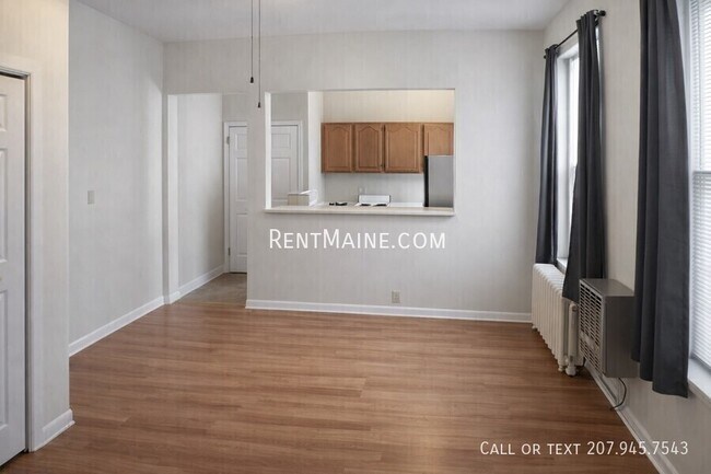 Building Photo - 97 Broadway