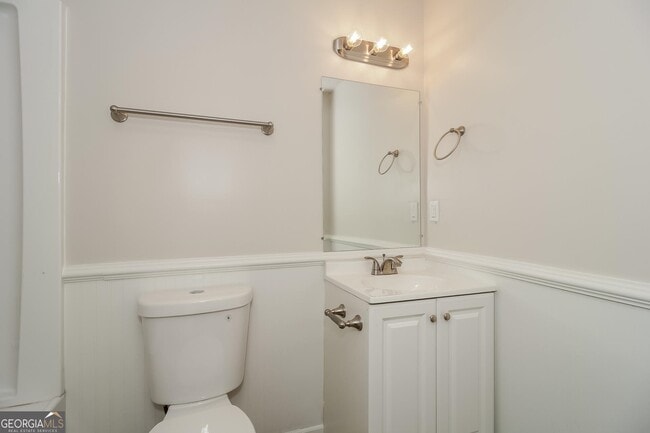 Building Photo - 175 Sumer Ln N