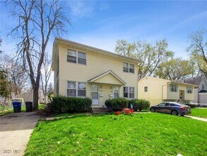 Building Photo - Close to Grandview College A