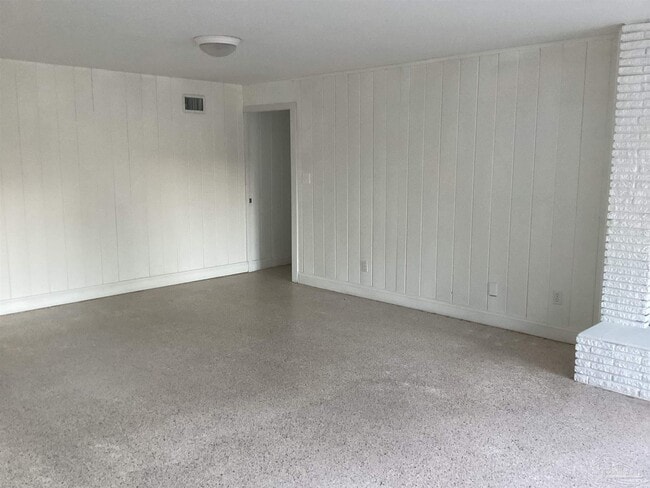 Building Photo - 1600 E Texar Dr