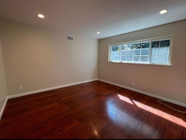 Building Photo - Blacow home for rent! $4000