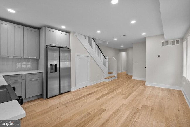 Building Photo - 334 Maple Ave
