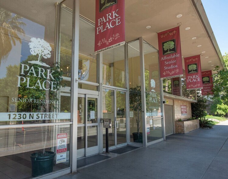 Entrance - Park Place Apartments for those 62 yrs +