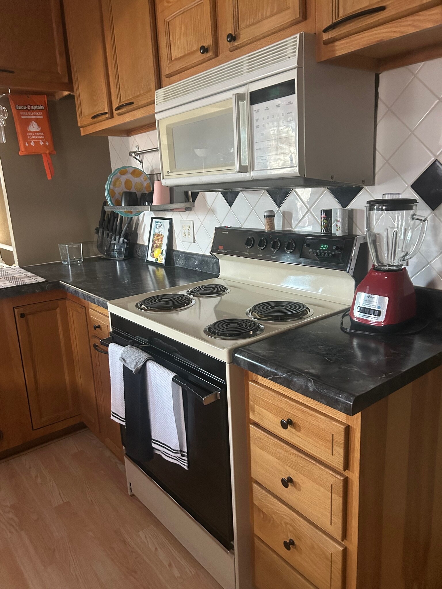 Building Photo - 815 Cedar St