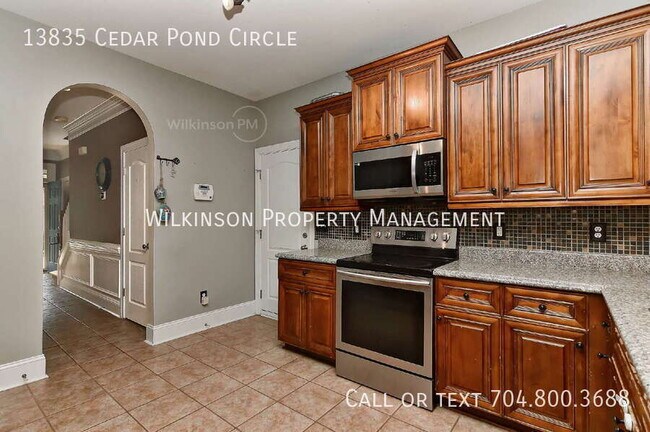Building Photo - 13835 Cedar Pond Cir