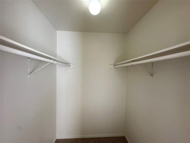 Building Photo - 2203 Creekside Ln