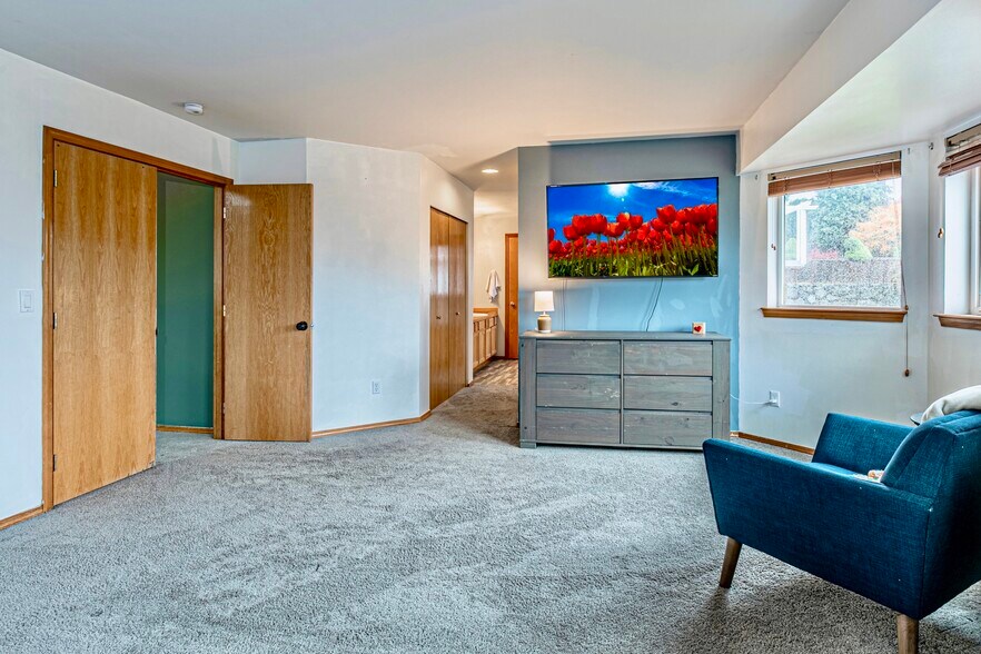 Building Photo - 4601 Nassau Ave NE