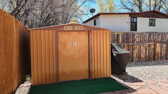 Building Photo - 127 Oakley Ln